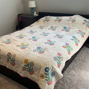 Vintage Flower Pot Handmade Quilt